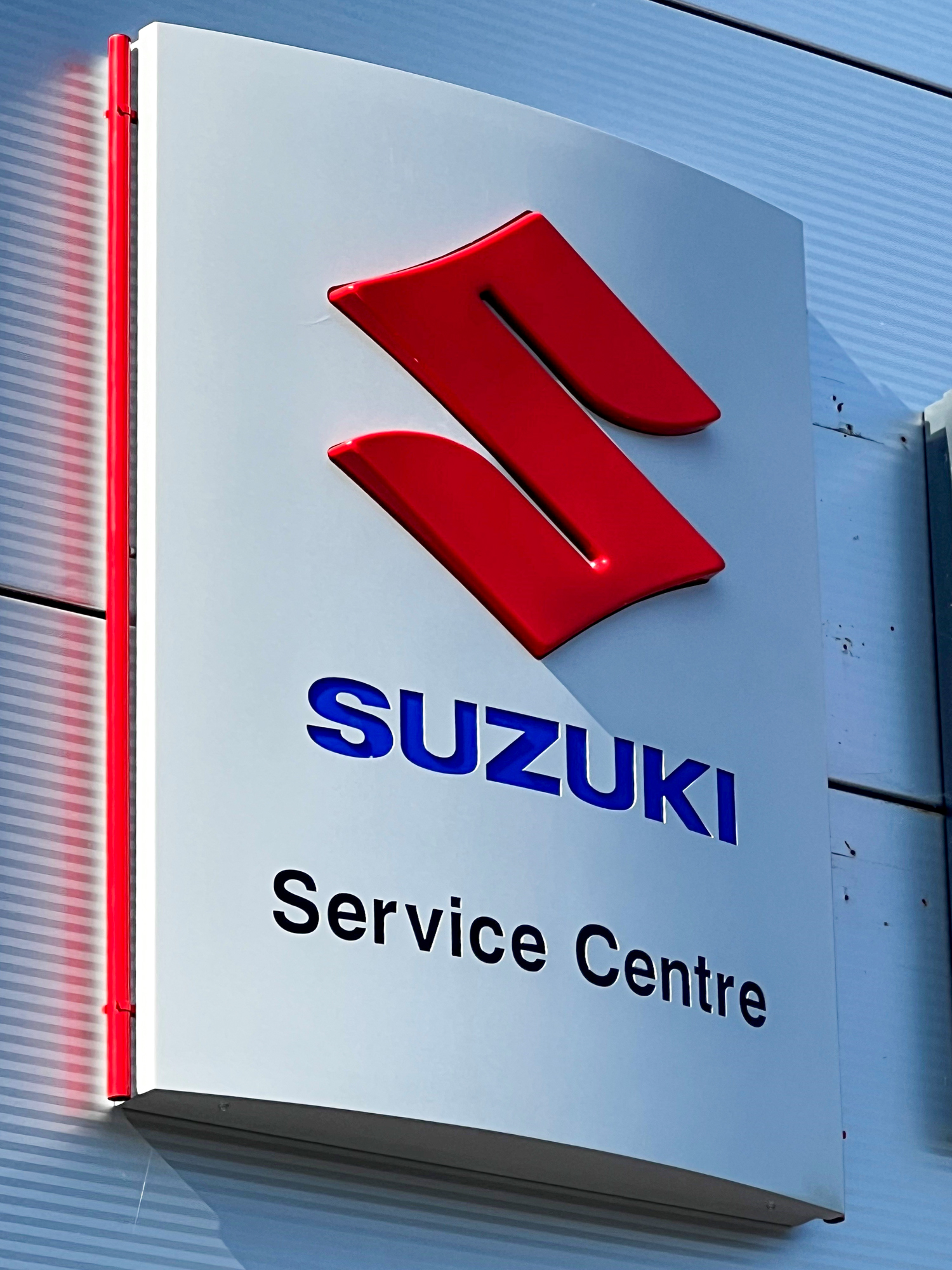 EMC Uckfield Suzuki Service Centre Sign