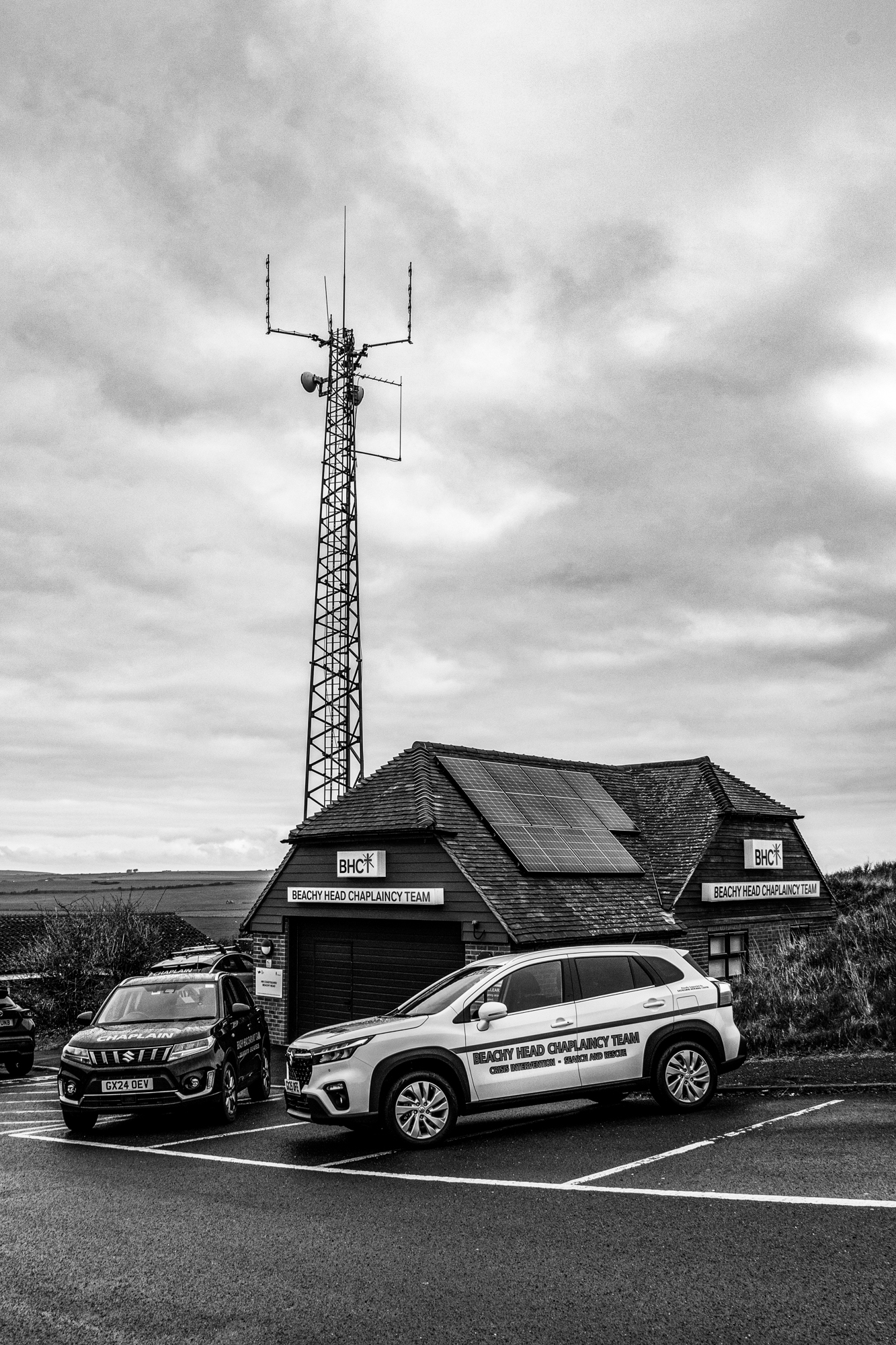 Suzuki Vitara & Suzuki S-Cross outside the Beachy Head Chaplaincy